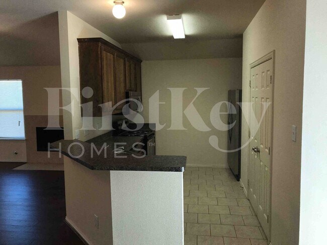 Foto del edificio - 1218 Jewel Ln