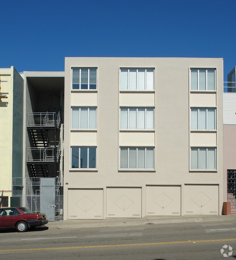 Foto del edificio - 828 Anza St