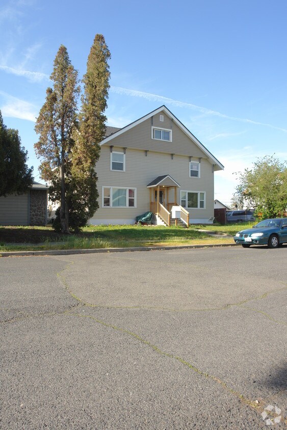 211 W Shannon Ave, Spokane, WA 99205 Apartments in Spokane, WA