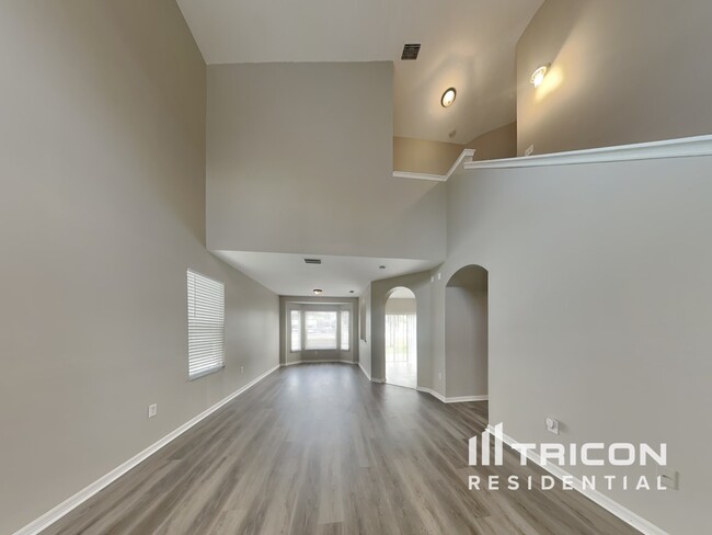 Building Photo - 435 Maple Pointe Drive Seffner FL