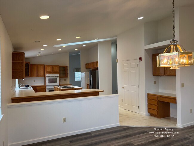 Building Photo - 15310 Main St E