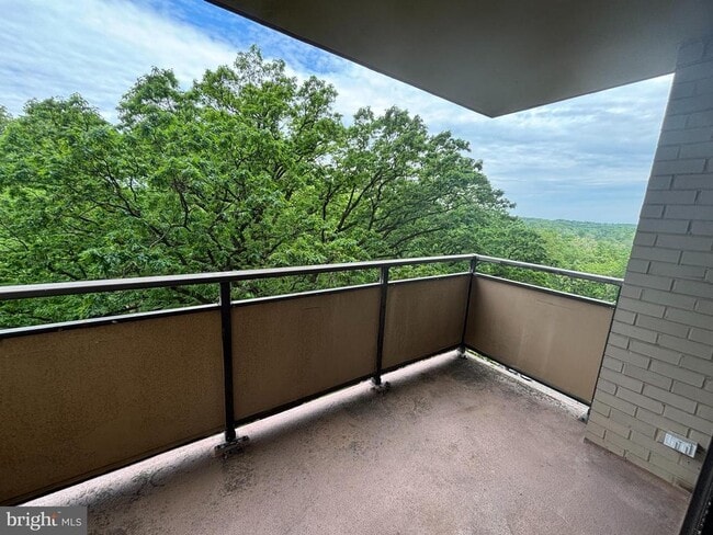 Building Photo - 5225 Pooks Hill Rd