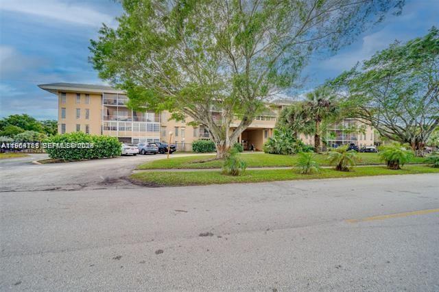 Foto del edificio - 4848 NW 24th Ct