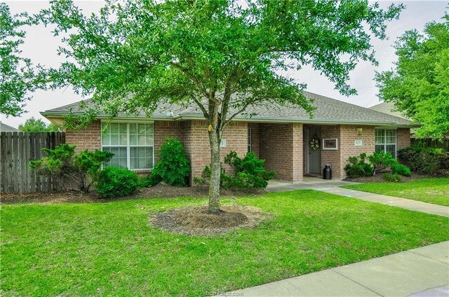 Foto del edificio - 927 Sun Meadows St