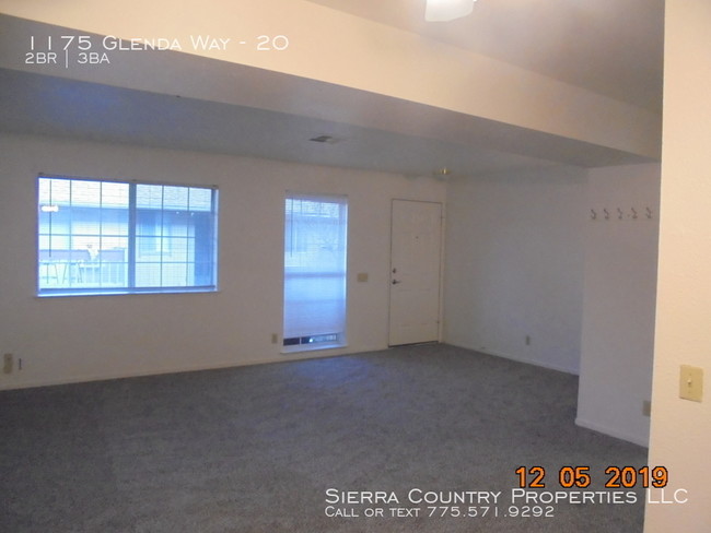 Building Photo - 2 bedroom, 2 bath, 2 car garage