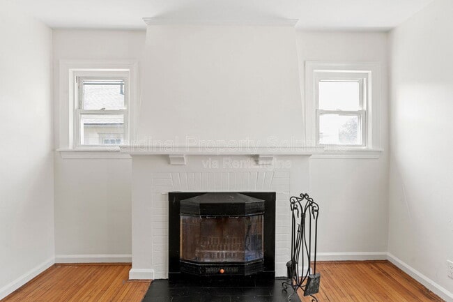 Building Photo - 2602 Elmo Pl