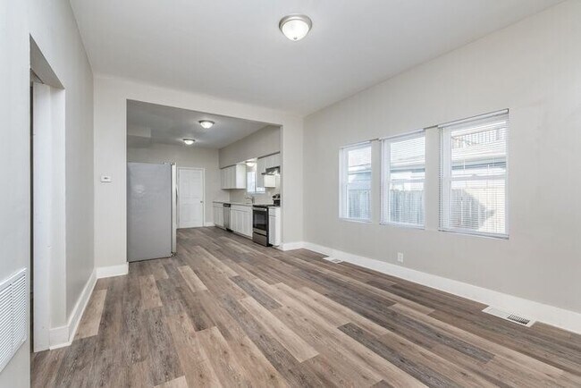 Building Photo - Spacious Remodeled 3 Bedroom in Fountain S...