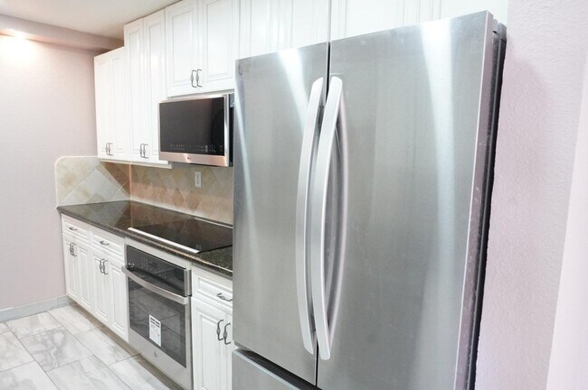 Foto del edificio - 10444 N 69th St