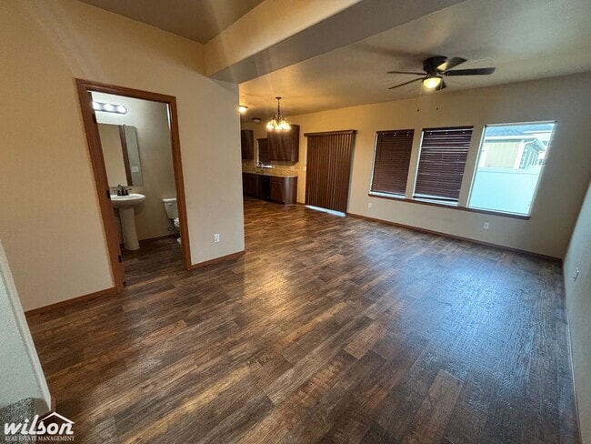 Building Photo - 710 N 29th Ave