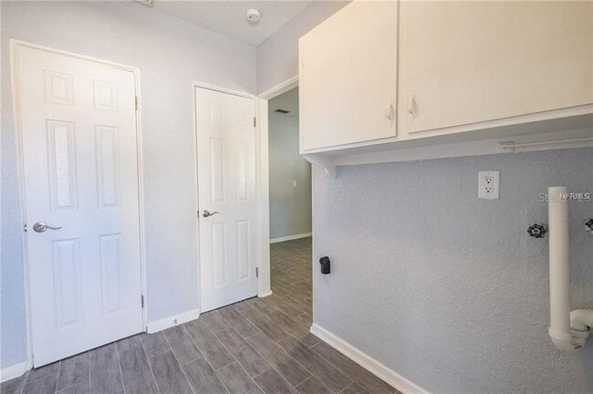 Building Photo - Beautiful Downtown Eustis Rental Property