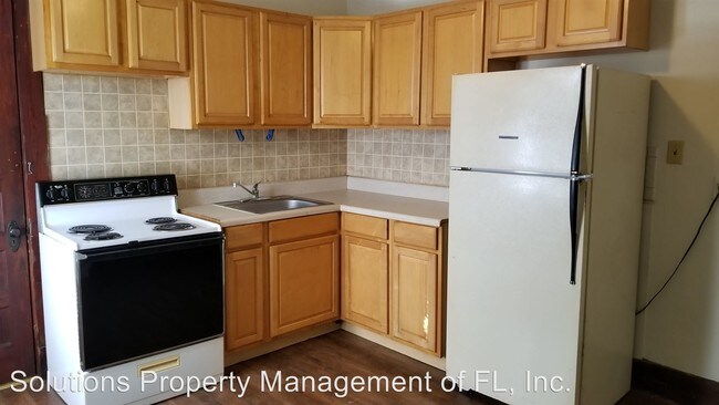 Foto del edificio - 1 br, 1 bath House - 15 Oak St #2