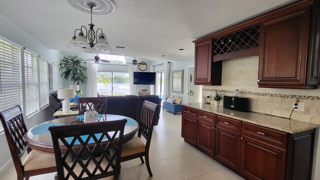 Foto del edificio - 12732 Meadowbreeze Dr