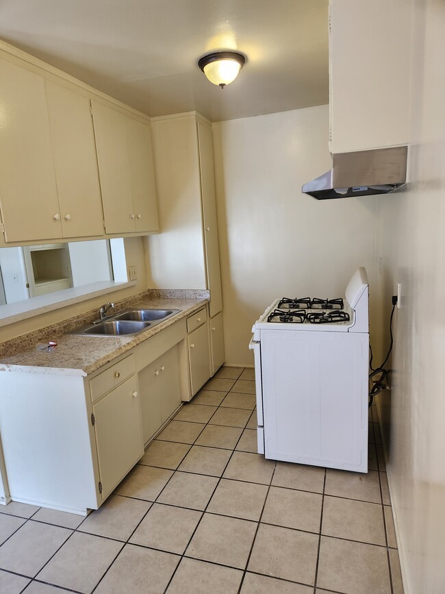 Building Photo - 4638 St Elmo Dr