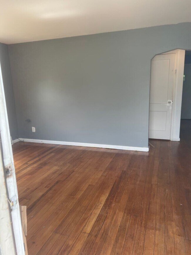 Foto del edificio - 3 bd/1 bath Single Family home