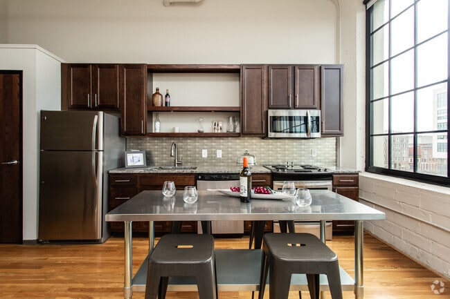 1BR, 1BA - 563-593 SF - A Loft - The Julian