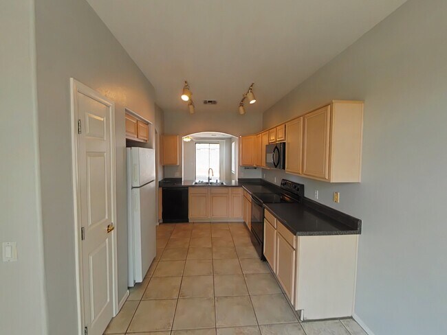 Building Photo - Modern 3 Bedroom Home in Tempe with Spacio...