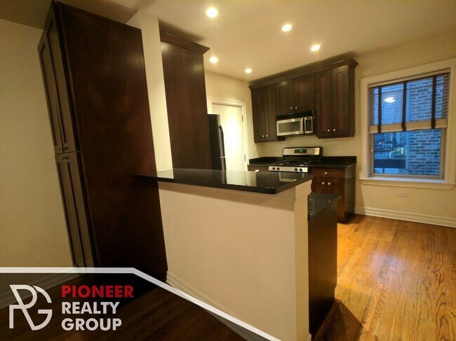 Foto del edificio - 3814 N Sheffield Ave