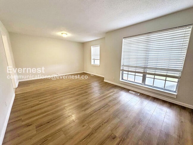 Foto del edificio - 434 Hillside Rd