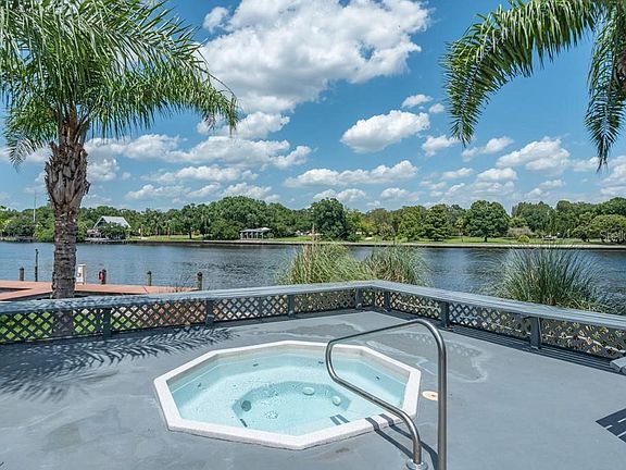 Vista desde el jacuzzi - 2424 W Tampa Bay Blvd