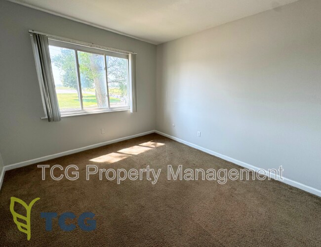 Building Photo - 606 E McKinley Rd