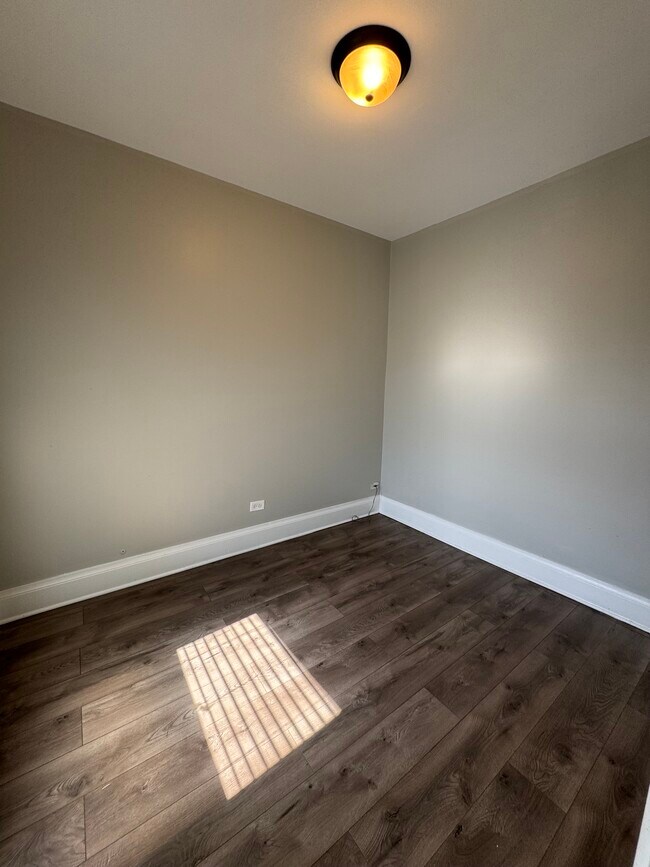 Foto del edificio - 5410 W Wrightwood Ave