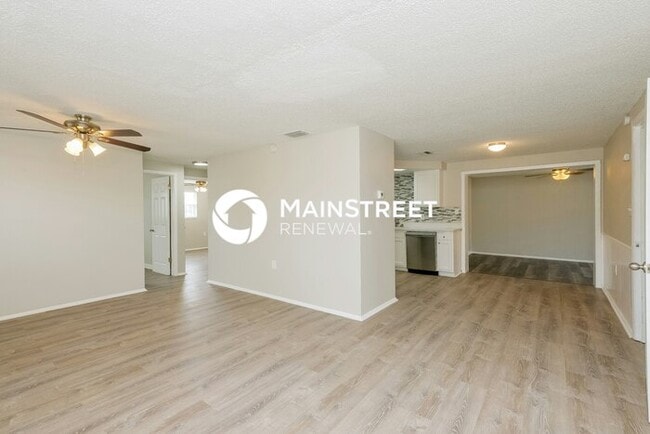 Building Photo - 4 Bedroom Pet-Friendly Home in HOLIDAY, FL...