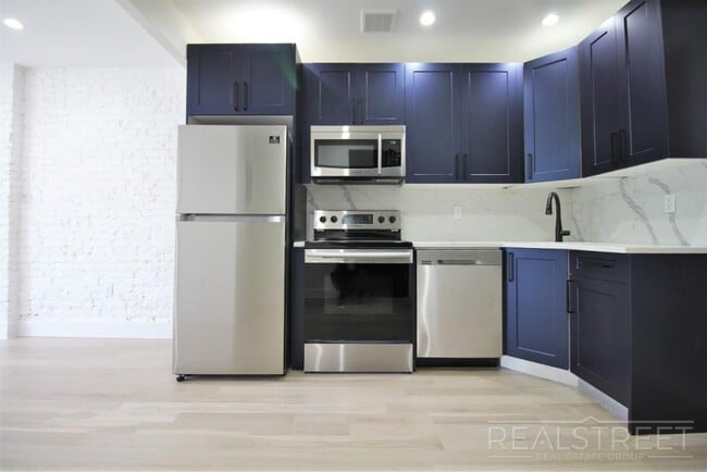 Building Photo - NEW 1 BED in Bushwick!