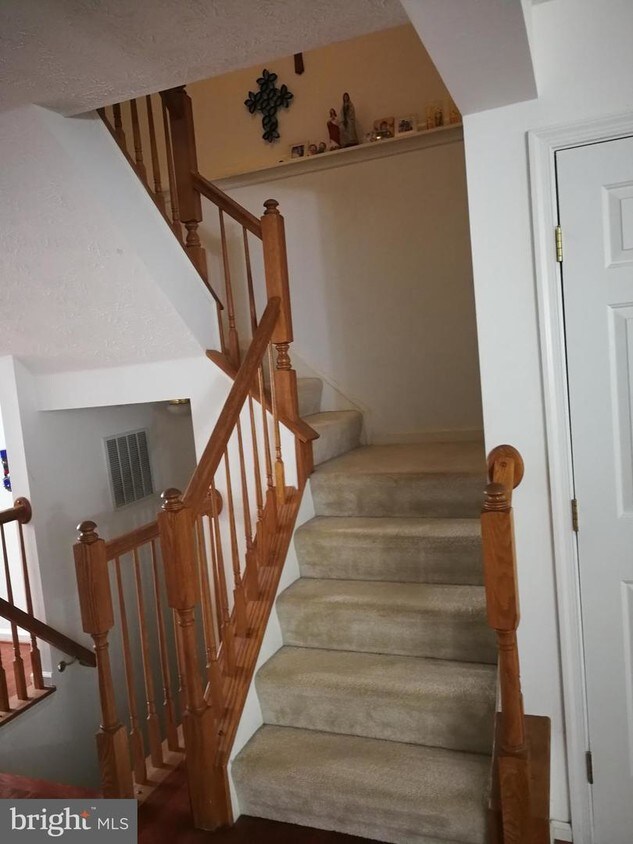 Foto principal - 8721 Rochelle Dr