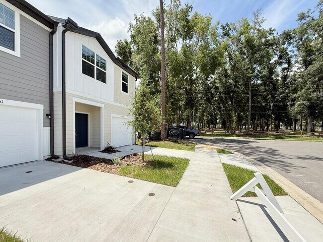 Building Photo - 6257 Daerr Ridge St