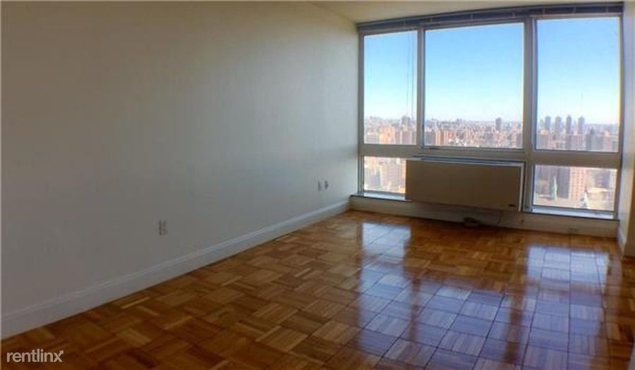 Foto principal - 217 E 96th St
