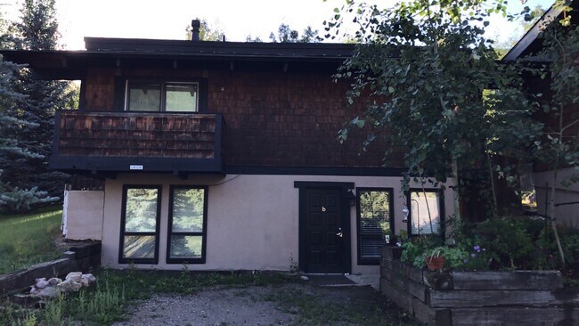 Building Photo - 1806 W Gore Creek Dr