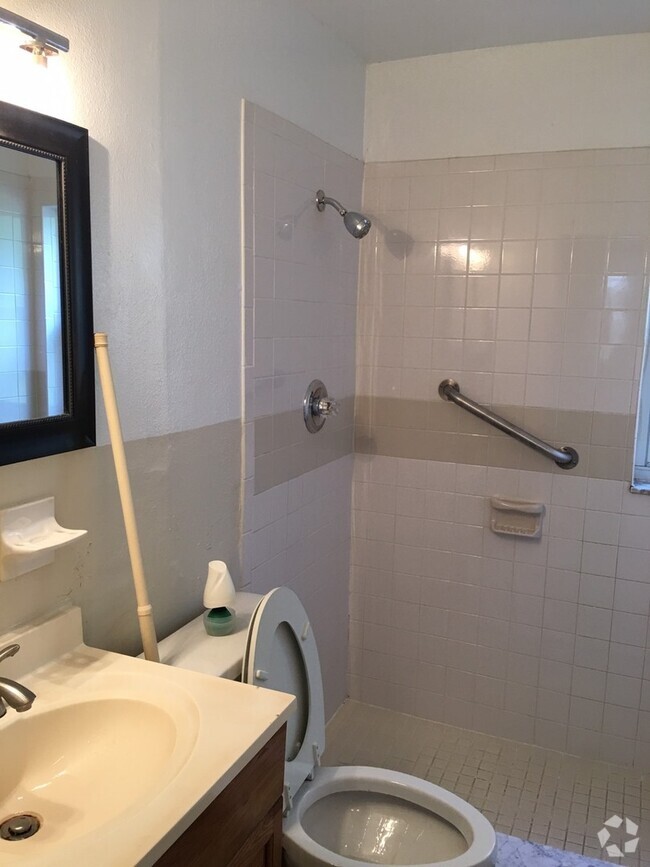 Building Photo - 2410 S Ramona Cir