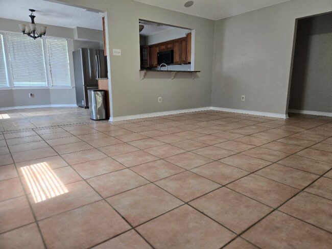 Building Photo - 3137 Panama St