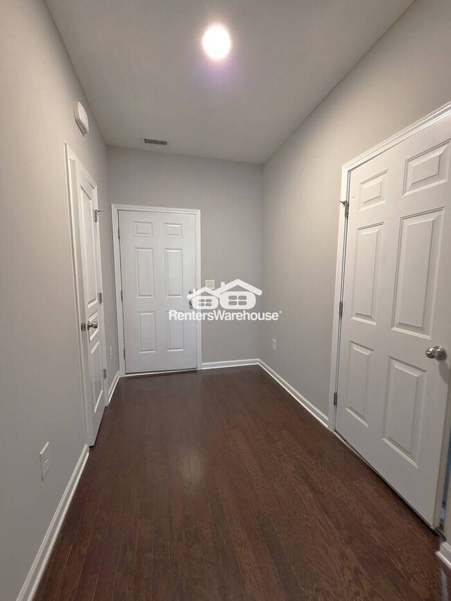 Foto del edificio - Beautiful 3-bedroom townhome in North Rale...