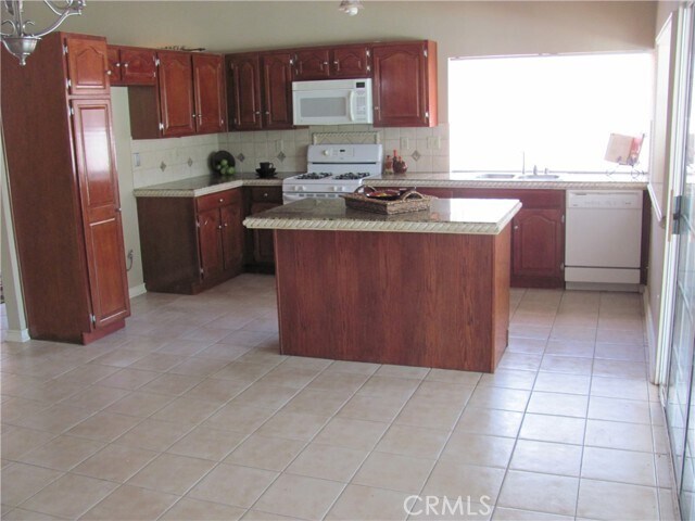 Building Photo - 2440 Wind River Rd