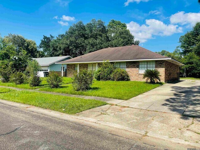 Foto del edificio - 4036 Ridgemont Dr