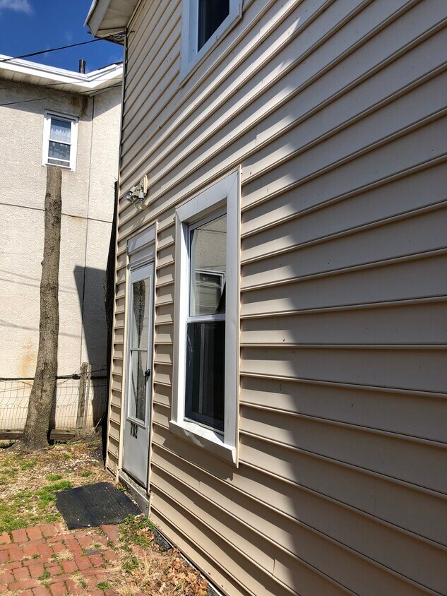 rear - 702 Haverford Rd