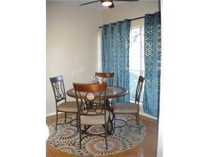 Building Photo - 3550 Country Square Dr