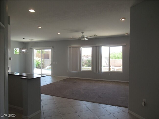 Foto del edificio - 2091 Clearwater Lake Dr