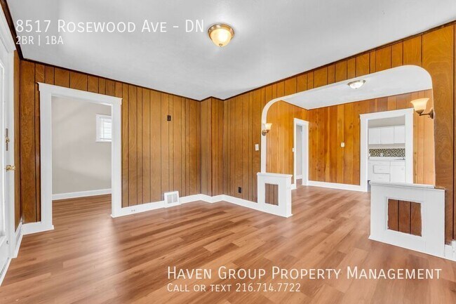 Foto del edificio - 8517 Rosewood Ave