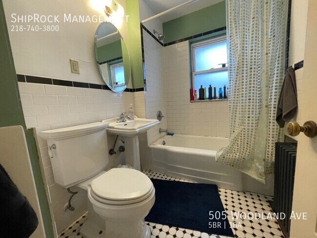 Foto del edificio - 505 Woodland Ave