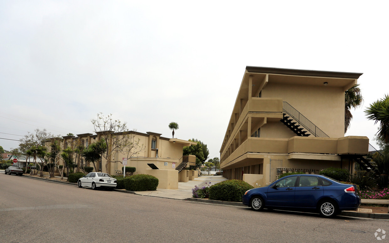 Foto del edificio - Corinthian Apartments