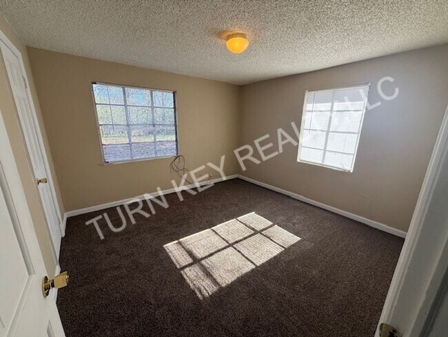 Foto del edificio - Home for rent in Forestdale **Accepts Section 8**