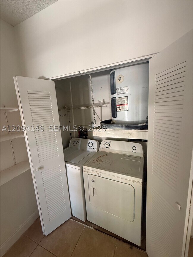Foto del edificio - 18310 NW 68th Ave