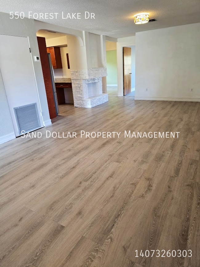 Foto del edificio - 550 Forest Lake Dr