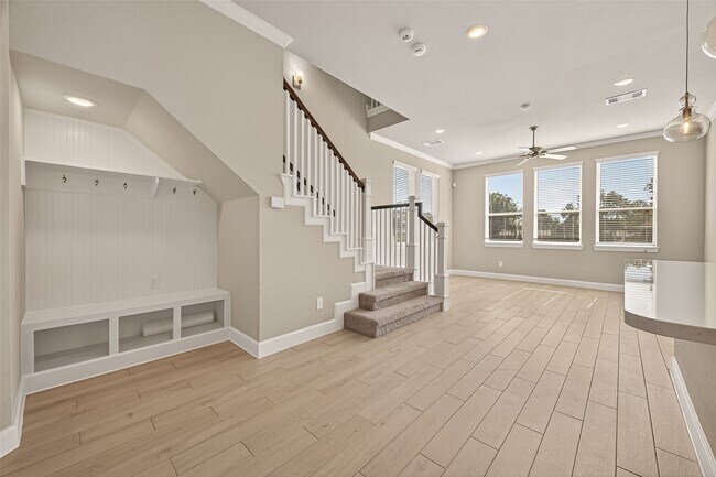 Foto del edificio - 3223 Cedar Dawn Ln