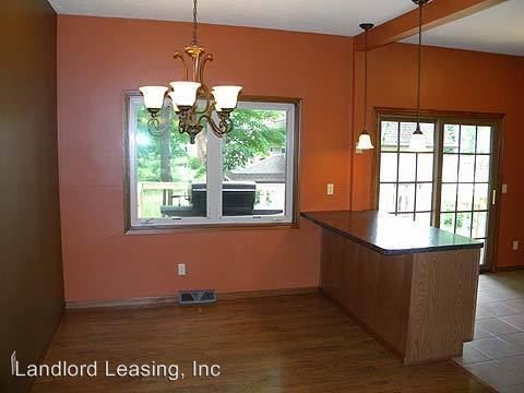 Building Photo - 4 br, 3 bath House - 823 Willow Hollow Ct