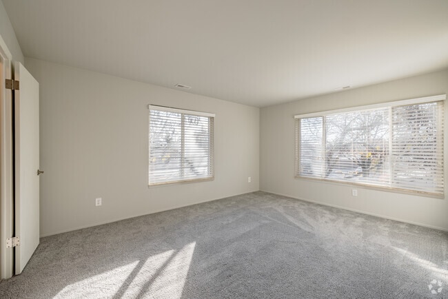 2BR, 1BA Second Bedroom - Lincoln House