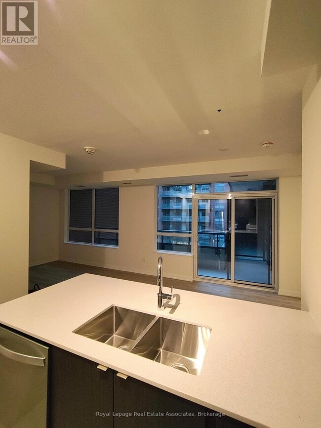 Building Photo - 3270 Sheppard Ave E