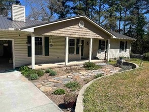 Building Photo - 580 Woodington Rd